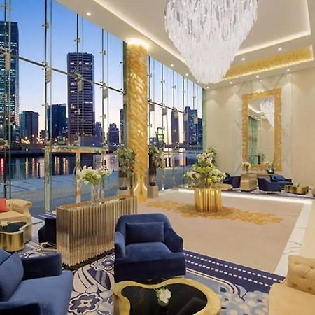 Luxury Hotel Apartment With A Canal View Дубай Екстер'єр фото